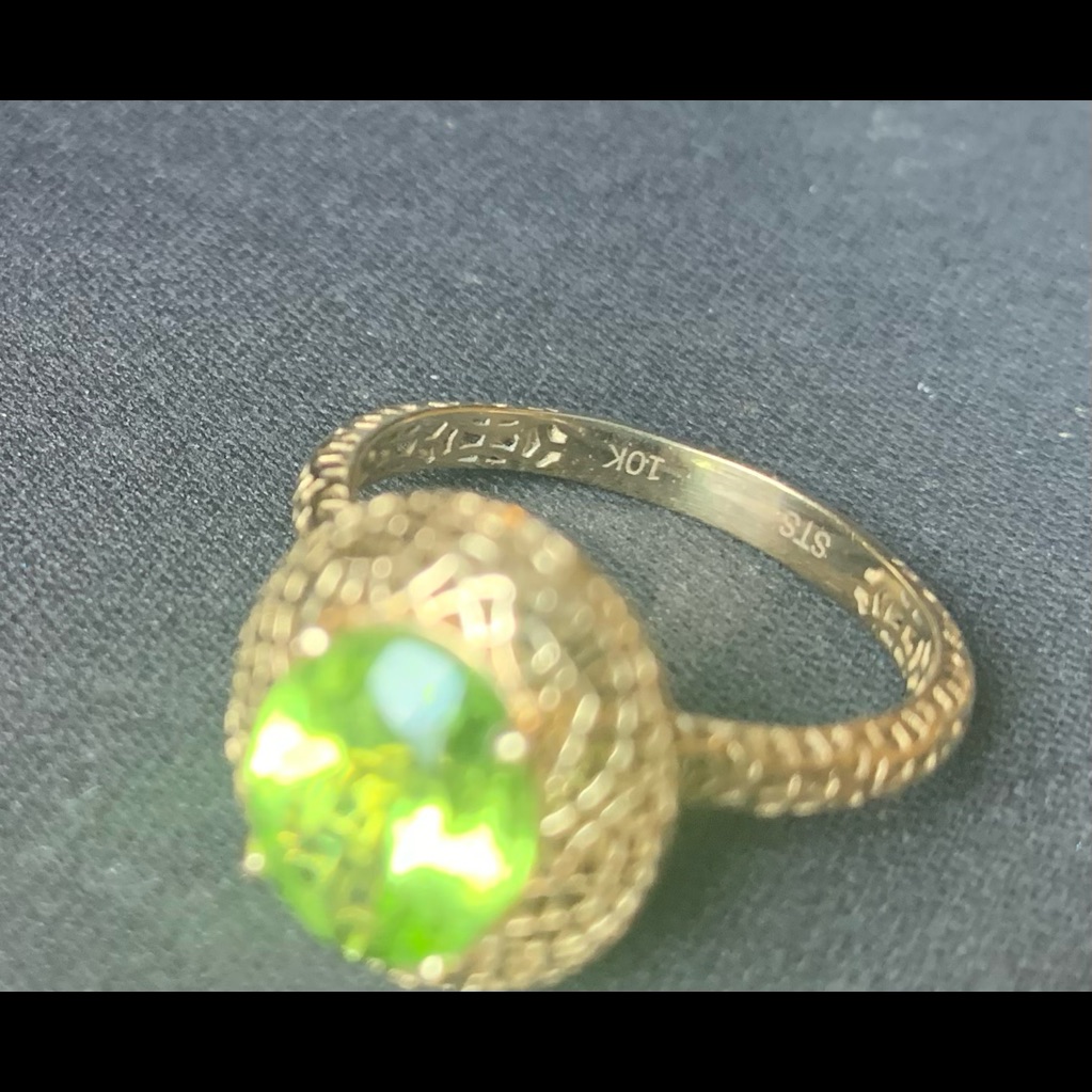 1 Ring 10k Yellow Gold Aa Peridot Ring